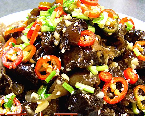 Black Fungus (巧手木耳)